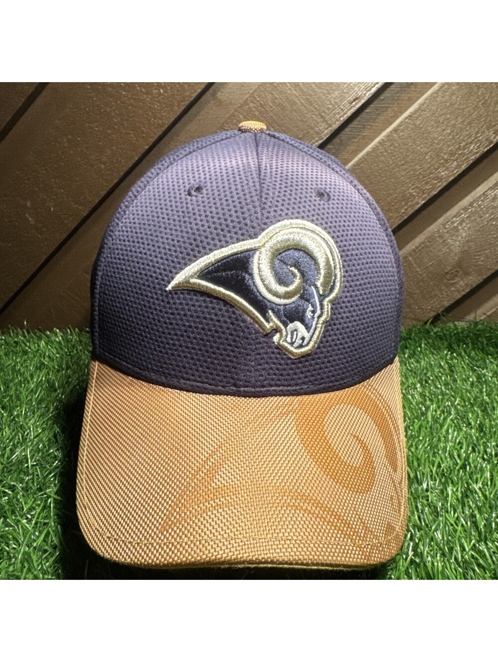 St Louis Rams New Era 39THIRTY Hat Small Medium 2014 NFL Sideline Mesh Fitted